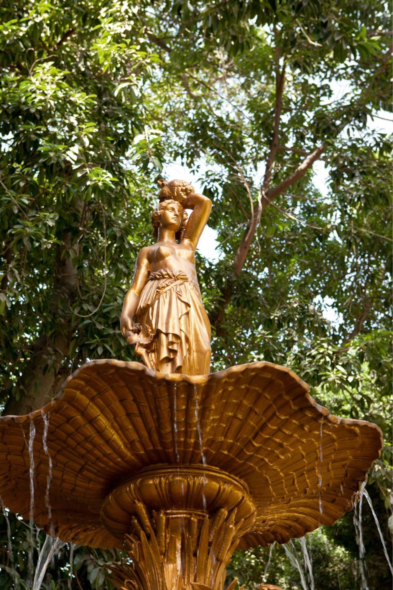 开罗万豪酒店及奥马尔海亚姆赌场 Giza 外观 照片 Fountain of Flora