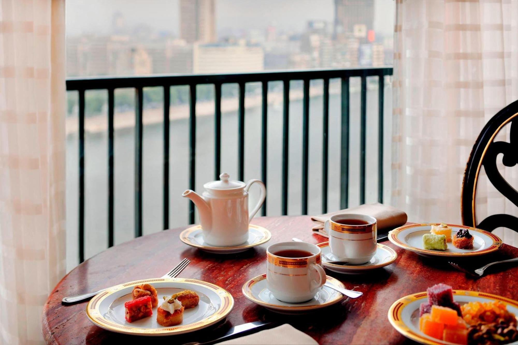 开罗万豪酒店及奥马尔海亚姆赌场 Giza 外观 照片 Afternoon tea at the Ritz