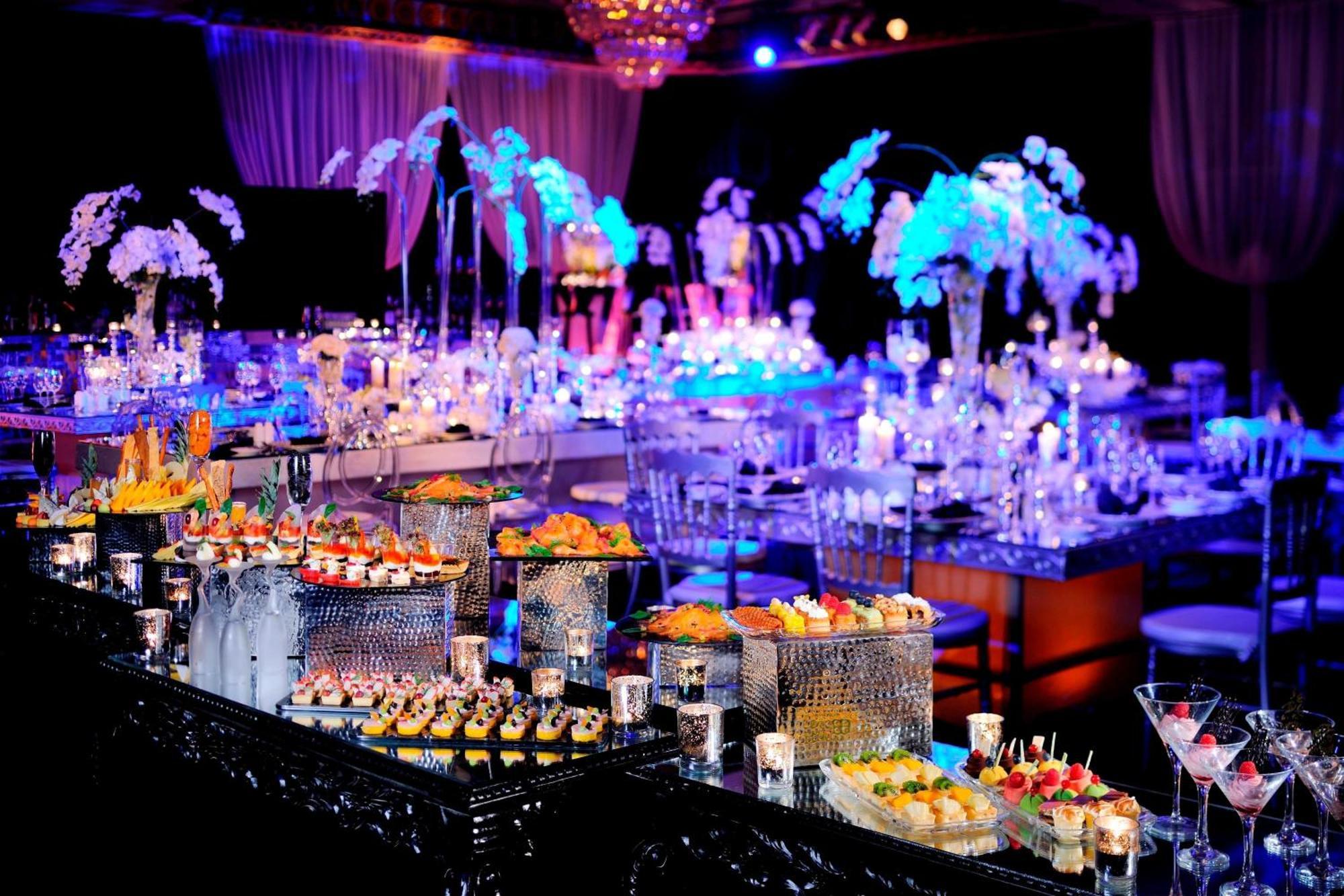 开罗万豪酒店及奥马尔海亚姆赌场 Giza 外观 照片 A buffet at a wedding reception