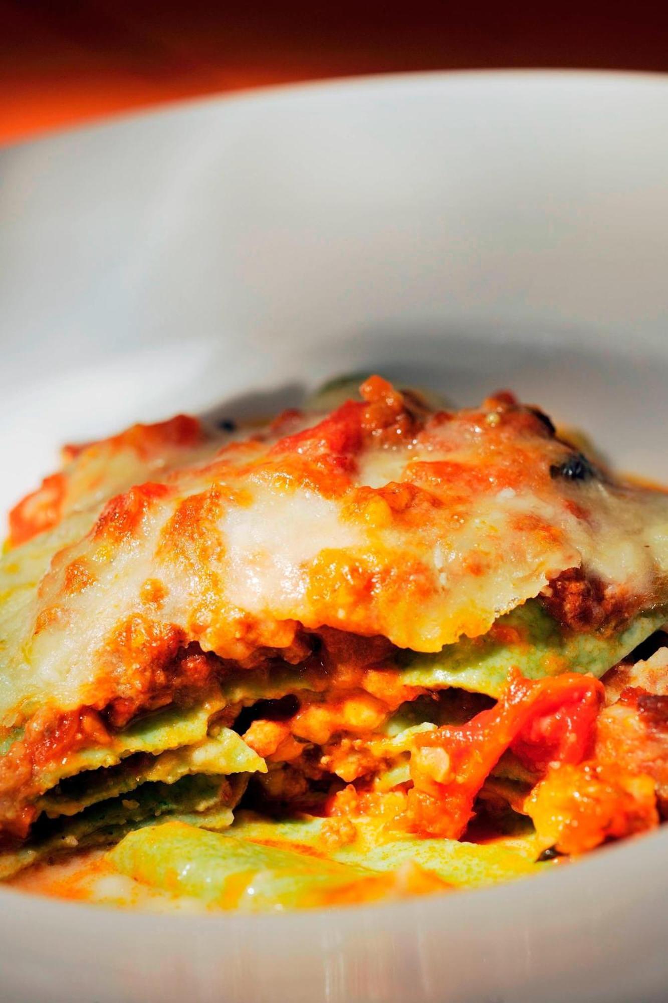开罗万豪酒店及奥马尔海亚姆赌场 Giza 外观 照片 Aubergine parmigiana